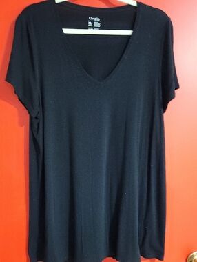 XL Utopia By HUE Black V-Neck Short Sleeve Tee